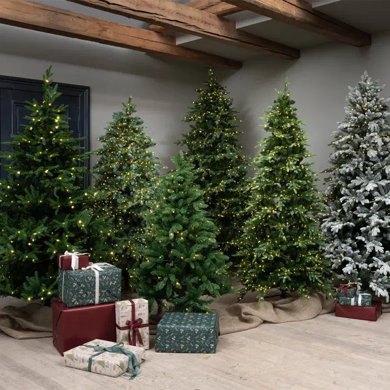 How to choose the right artificial Christmas tree