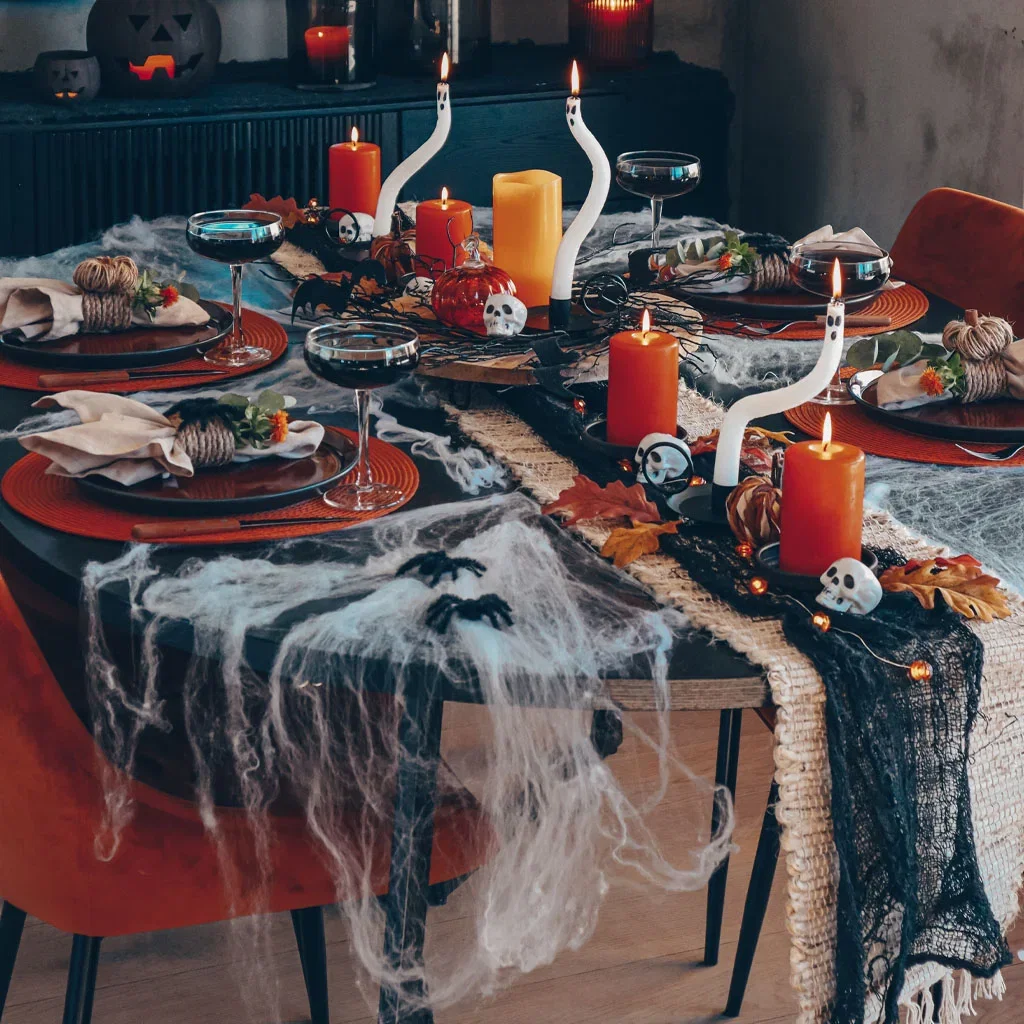 Hosting a Halloween party? Here are two ways to style your table