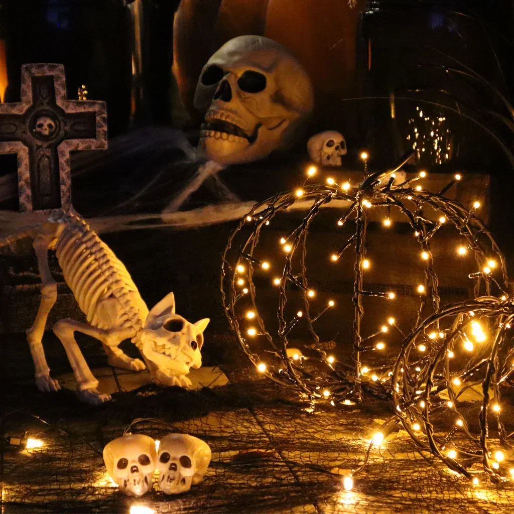 Decorate Your Entrance for Halloween – Spooky and Stylish