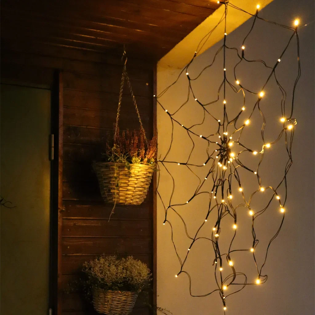 Decorate Your Entrance for Halloween – Spooky and Stylish