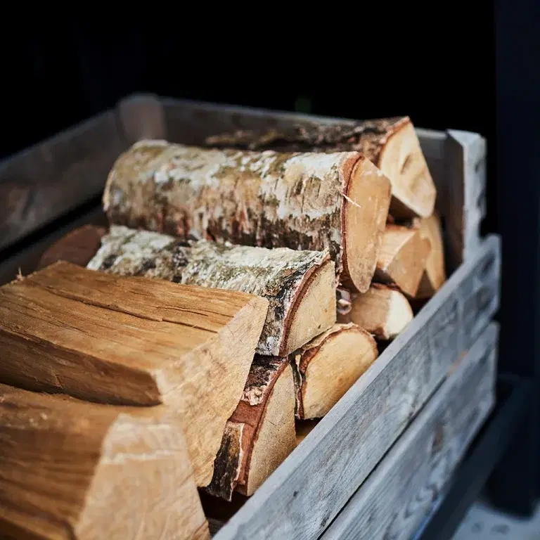 Kjøpe ved – slik velger du riktig ved til vinteren